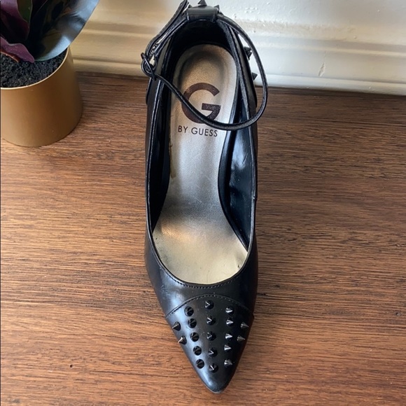 Guess Black Spiked Pump - Picture 3 of 8
